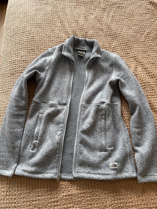 The North Face Jackets & Blazers - The North Face Light Gray Sherpa Fleece Jacket - Women's